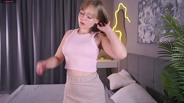 Snapshot of lorapalmerry chatting on October 12, 3:11 pm lorapalmerry online show from October 12, 3:11 pm