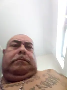 B1GLO online show from January 18, 4:33 pm