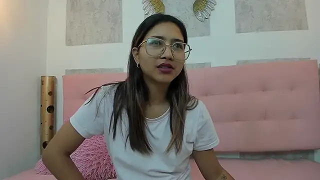 Snapshot of SamanthaFox_8 chatting on October 21, 11:22 am SamanthaFox 8 online show from October 21, 11:22 am