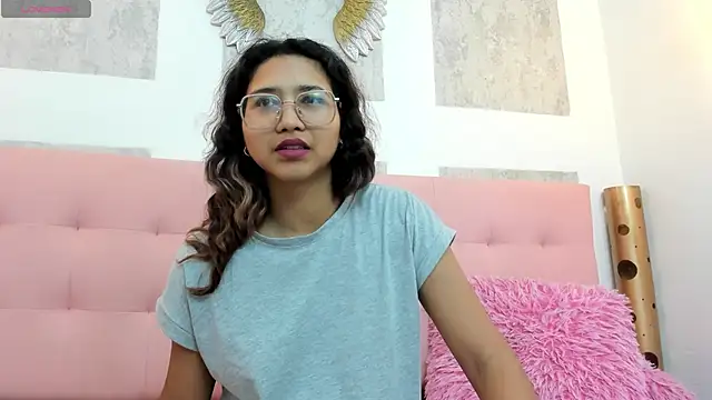 Snapshot of SamanthaFox_8 chatting on October 27, 10:52 am SamanthaFox 8 online show from October 27, 10:52 am