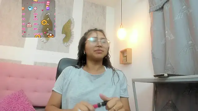 Snapshot of SamanthaFox_8 chatting on December 15, 10:52 am SamanthaFox 8 online show from December 15, 10:52 am