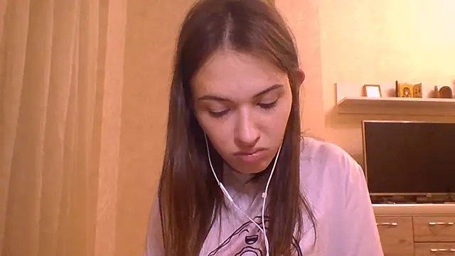 Snapshot of CeyaLier chatting on December 1, 5:18 pm CeyaLier online show from December 1, 5:18 pm