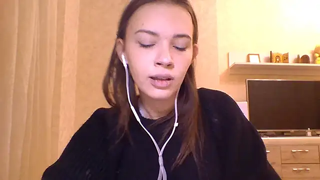 Snapshot of CeyaLier chatting on December 17, 7:09 pm CeyaLier online show from December 17, 7:09 pm