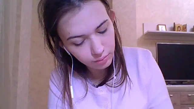 Snapshot of CeyaLier chatting on December 18, 5:30 pm CeyaLier online show from December 18, 5:30 pm