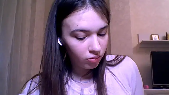 Snapshot of CeyaLier chatting on March 13, 6:36 pm CeyaLier online show from March 13, 6:36 pm