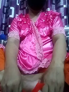 Snapshot of Megla879 chatting on October 10, 3:33 pm Megla879 online show from October 10, 3:33 pm