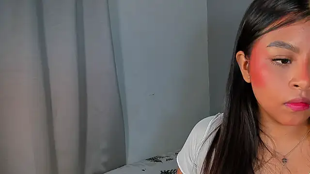 Jenn W online show from November 8, 12:27 pm