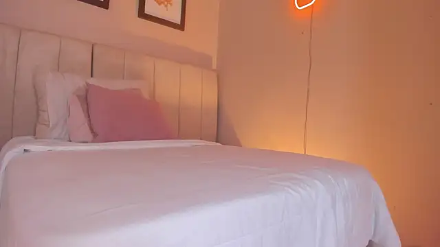  alison c online show from October 14, 11:33 am