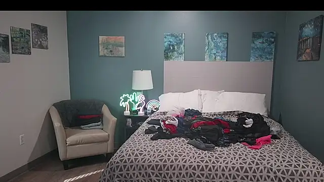 Snapshot of Fuck-Buddy-4U chatting on February 24, 5:22 pm Fuck-Buddy-4U online show from February 24, 5:22 pm