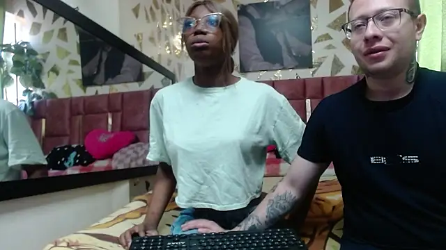 ashanti-and-alejo online show from November 4, 12:15 pm