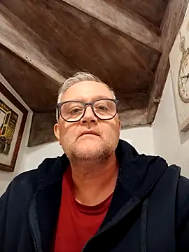 Snapshot of macdut67 chatting on October 10, 4:17 pm macdut67 online show from October 10, 4:17 pm