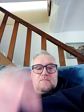 Snapshot of macdut67 chatting on October 13, 3:23 pm macdut67 online show from October 13, 3:23 pm