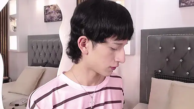 Emo Boy  online show from June 6, 8:13 pm