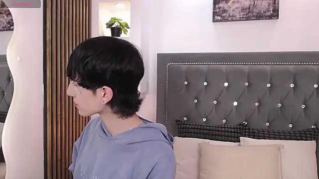 Emo Boy  online show from June 12, 8:19 pm