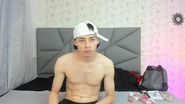 nicollandjhon online show from January 14, 11:05 am