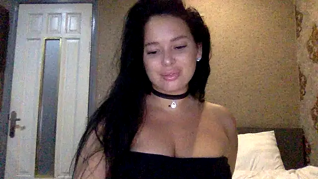 Fayronna online show from March 13, 8:37 pm