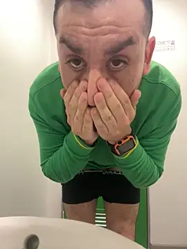 Snapshot of Nasho172737 chatting on December 4, 10:40 pm Nasho172737 online show from December 4, 10:40 pm