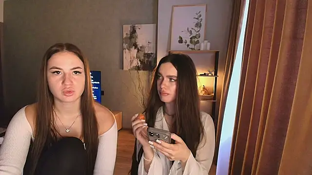 MayaGlow online show from December 1, 5:34 am