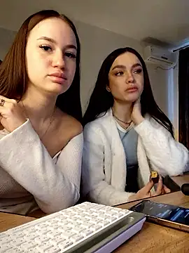 MayaGlow online show from January 18, 5:33 am