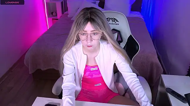 sofiisun online show from October 18, 4:15 am