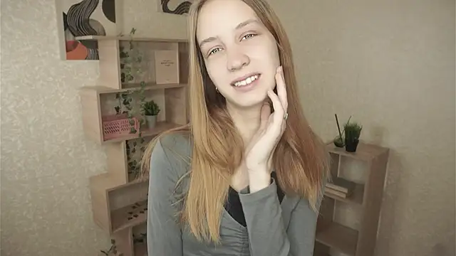 Snapshot of IveyColley chatting on October 21, 7:20 am IveyColley online show from October 21, 7:20 am