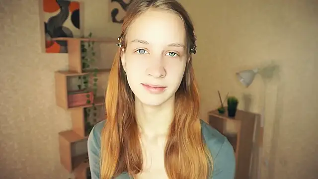 Snapshot of IveyColley chatting on October 26, 7:25 am IveyColley online show from October 26, 7:25 am