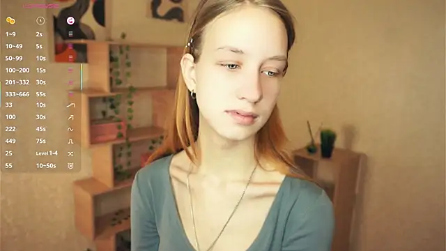 Snapshot of IveyColley chatting on October 27, 9:13 am IveyColley online show from October 27, 9:13 am