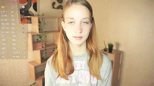 Snapshot of IveyColley chatting on October 31, 7:20 am IveyColley online show from October 31, 7:20 am