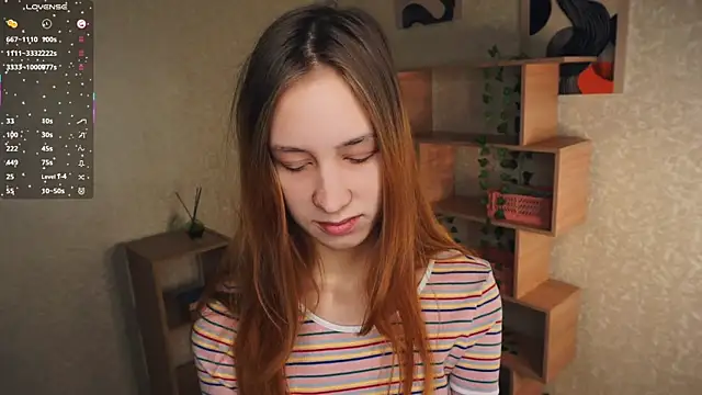 Snapshot of IveyColley chatting on November 19, 7:30 am IveyColley online show from November 19, 7:30 am