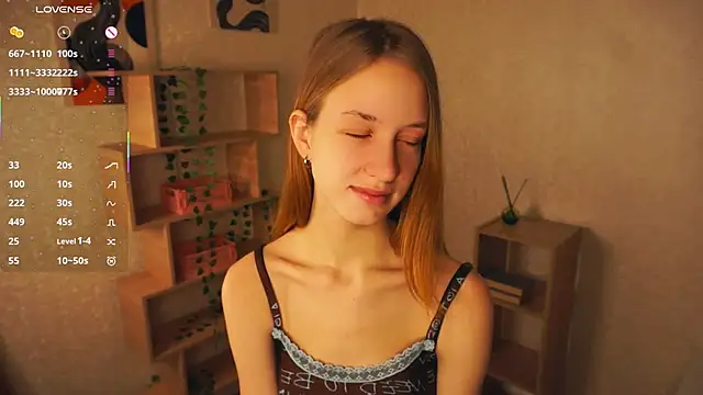 Snapshot of IveyColley chatting on December 1, 7:13 am IveyColley online show from December 1, 7:13 am