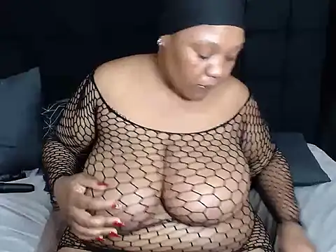 CaramelBootty online show from November 15, 5:20 pm