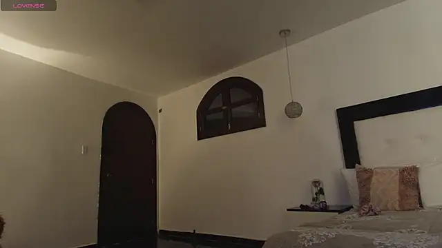 Rosee smith  online show from May 28, 2:42 am