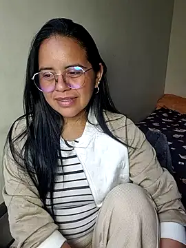 Miss  kendra  online show from December 4, 1:20 pm