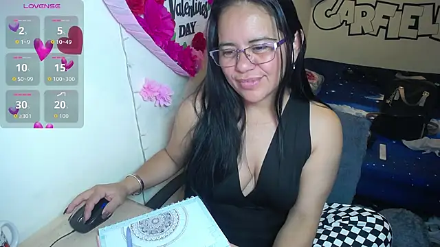 Snapshot of Miss__kendra_ chatting on April 2, 3:48 am Miss kendra online show from April 2, 3:48 am