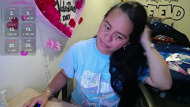 Snapshot of Miss__kendra_ chatting on April 9, 11:26 am Miss kendra online show from April 9, 11:26 am