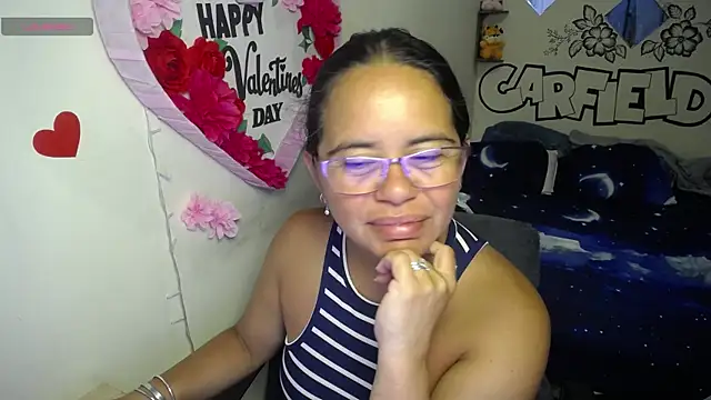 Snapshot of Miss__kendra_ chatting on May 7, 11:37 am Miss kendra online show from May 7, 11:37 am