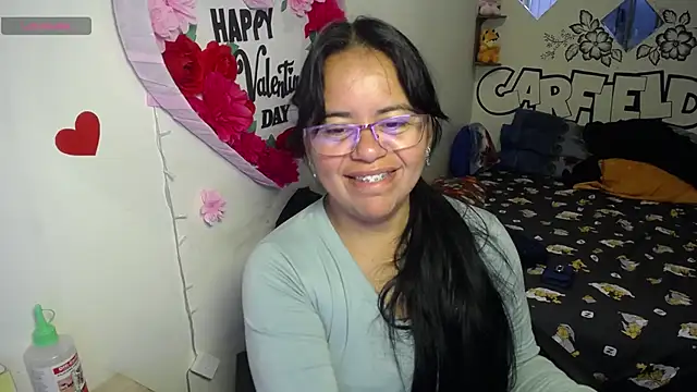 Snapshot of Miss__kendra_ chatting on June 5, 11:27 am Miss kendra online show from June 5, 11:27 am
