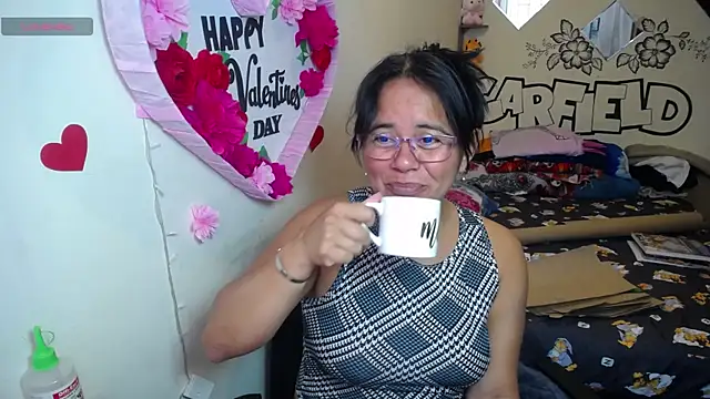 Snapshot of Miss__kendra_ chatting on June 6, 3:39 pm Miss kendra online show from June 6, 3:39 pm
