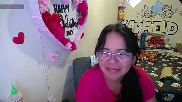 Snapshot of Miss__kendra_ chatting on June 9, 11:33 am Miss kendra online show from June 9, 11:33 am