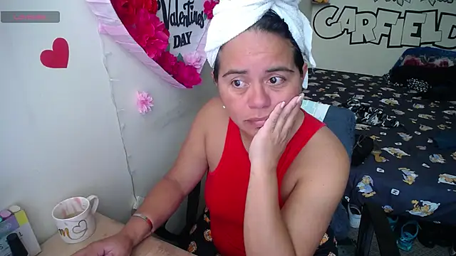 Snapshot of Miss__kendra_ chatting on June 13, 12:47 pm Miss kendra online show from June 13, 12:47 pm