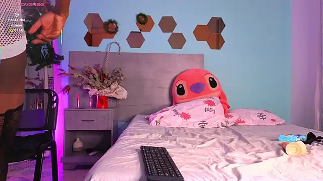 Darkcandyboy online show from December 17, 1:06 pm