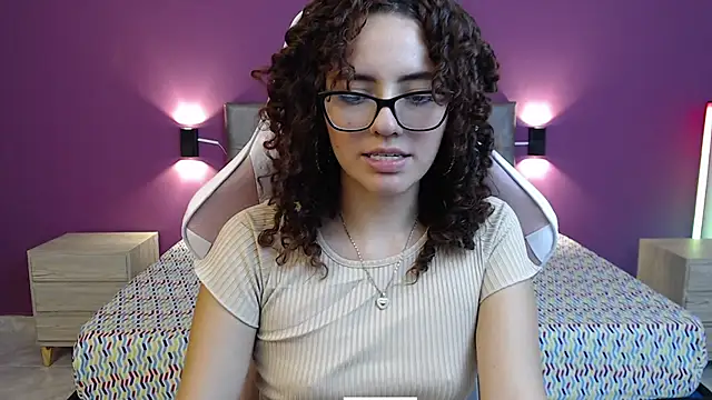 Snapshot of Dulcee_Gaby chatting on March 20, 11:37 am Dulcee Gaby online show from March 20, 11:37 am