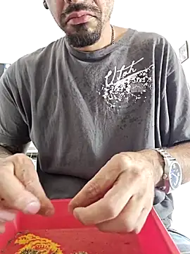 Juicydick420-xxx online show from April 4, 9:45 pm