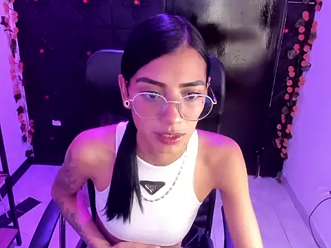 KarlaSlutSkinny   online show from February 17, 9:21 pm