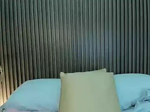 laura maite  online show from October 23, 12:04 pm