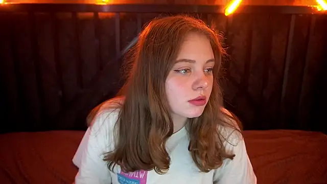 Snapshot of SnowWhiti chatting on October 23, 1:10 pm SnowWhiti online show from October 23, 1:10 pm