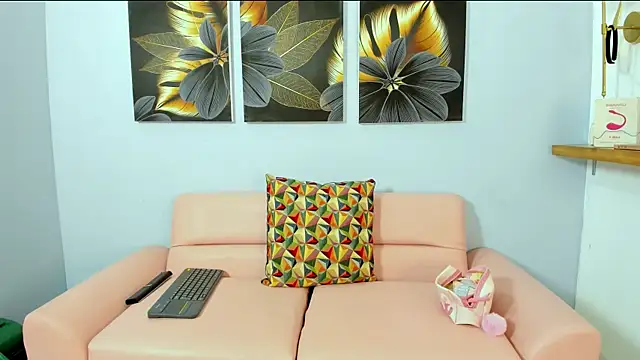 Snapshot of daniella_molina1 chatting on October 10, 1:54 pm daniella molina1 online show from October 10, 1:54 pm
