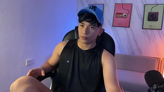 Snapshot of David_Nova chatting on November 24, 12:43 am David Nova online show from November 24, 12:43 am