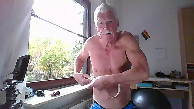 super-snoopy online show from October 12, 8:46 am