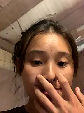 Snapshot of Han-han123 chatting on October 31, 1:12 pm Han-han123 online show from October 31, 1:12 pm